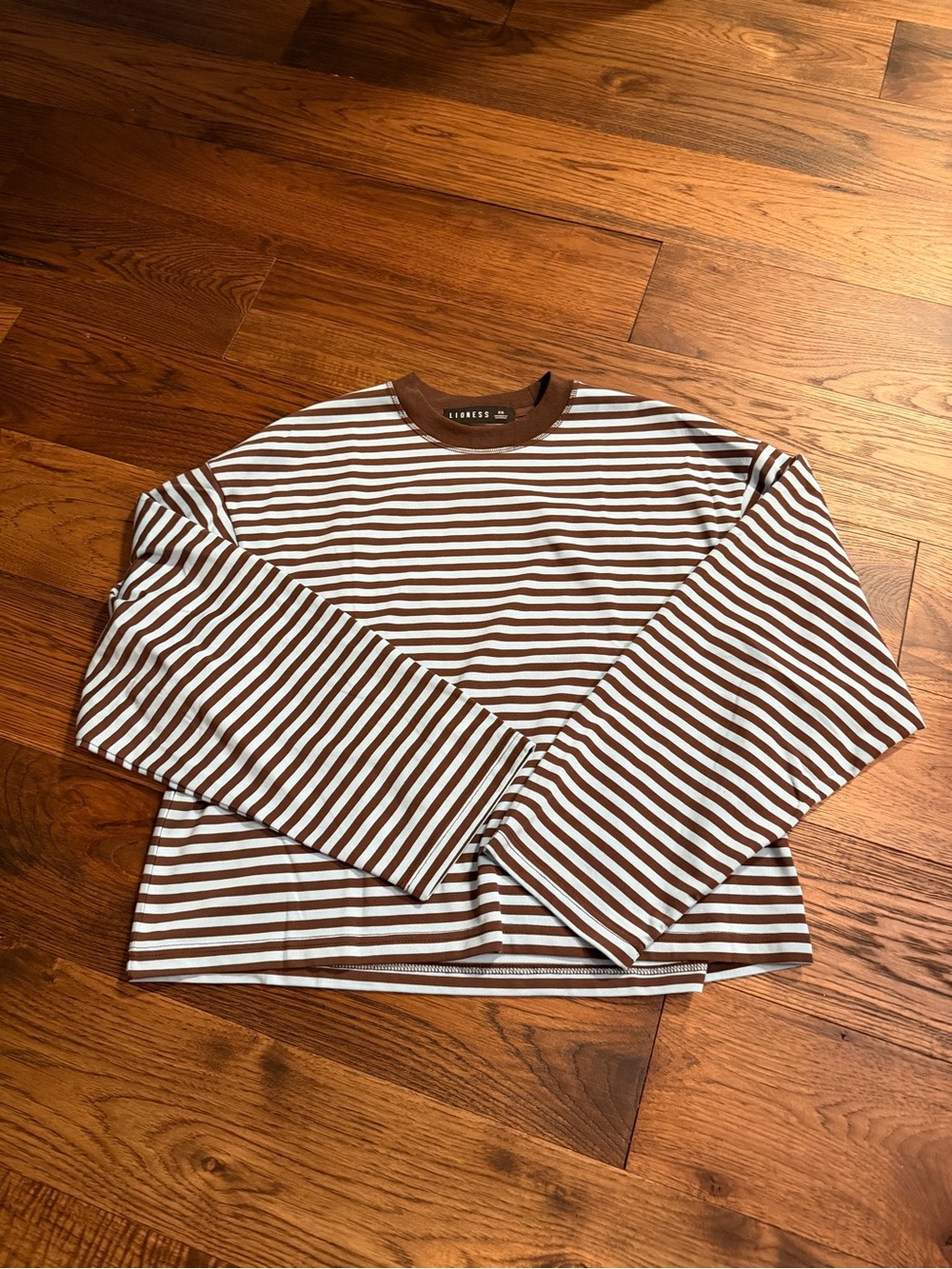 Lioness Bloom Long Sleeve Top in Chocolate Sea Stripe Size XS NWOT - Picture 3 of 4